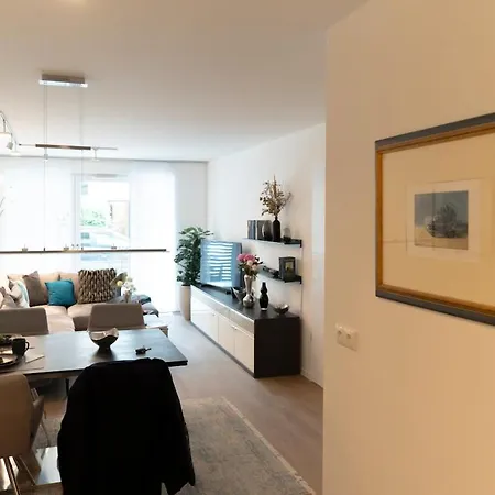 Stilvolles Neubau-apartment Mit Kueche, Netflix & Top-lage Apartamento *